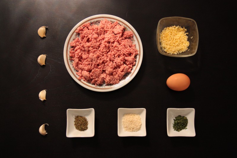 Ingrediënten burgers met Italiaanse kruiden