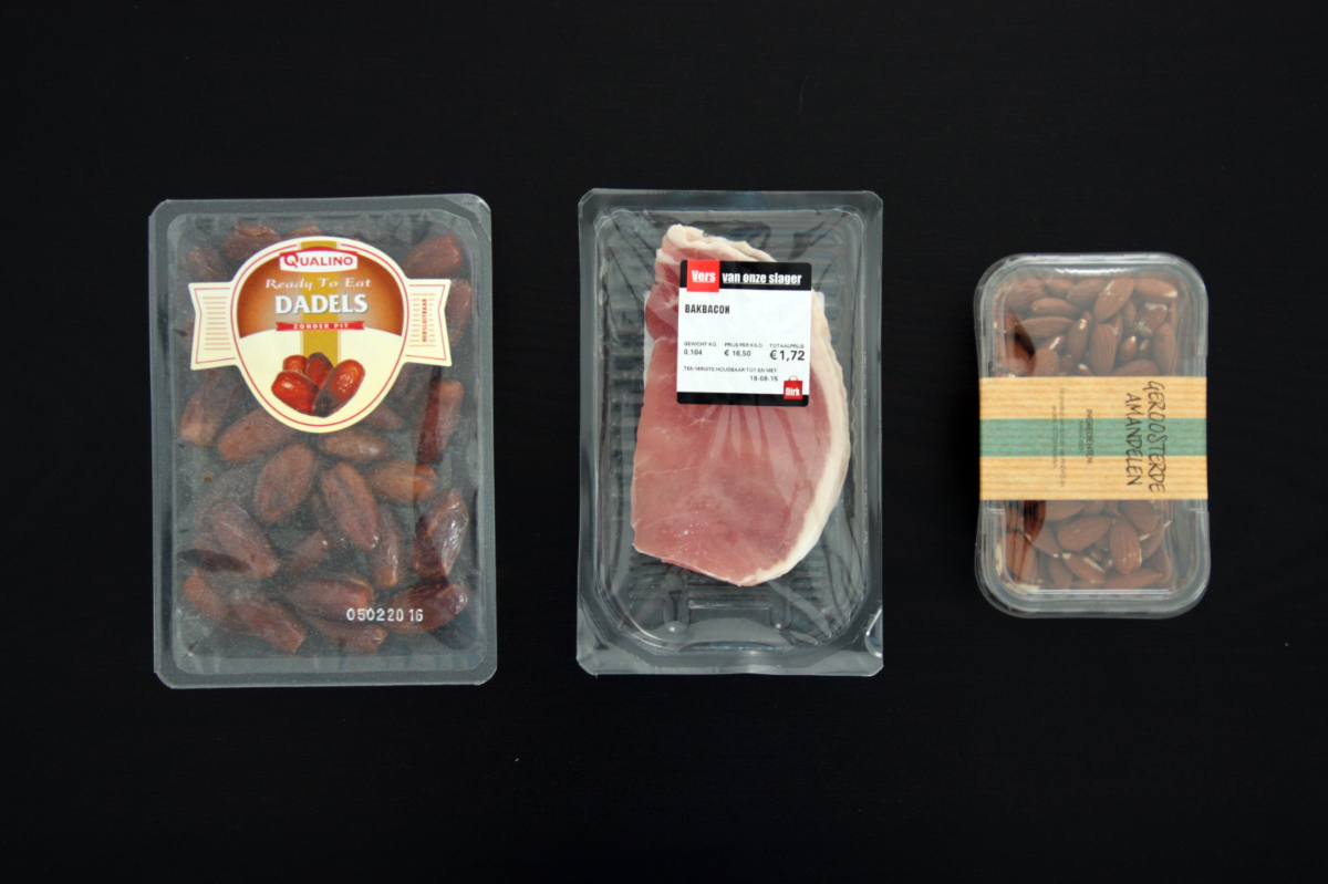 Ingrediënten dadels met bacon en amandelen