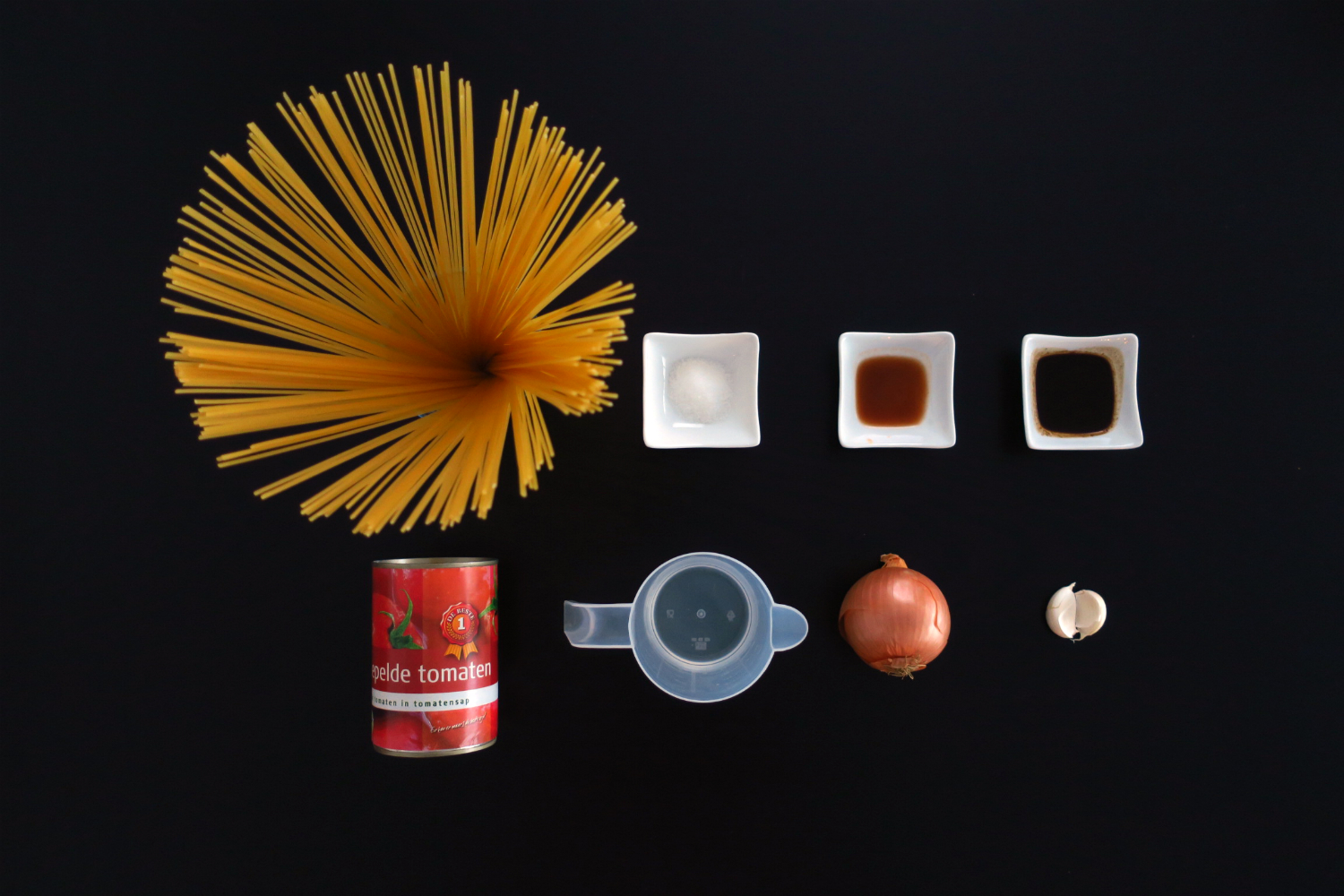 Ingrediënten tomatenpastasaus